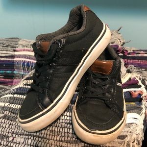 LEVI’s Toddler Canvas Gymshoes!